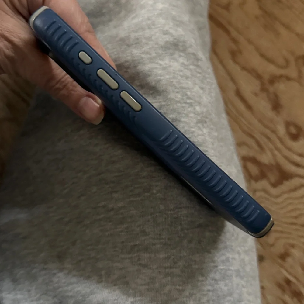 🦅Speck Midnight Blue & Gray iPhone Cover. 15 pro